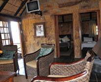 Chalet - Open plan lounge - Lionsrock  Game Lodge