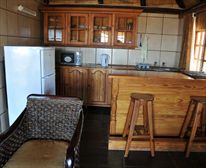 Chalet - Open plan kitchen - Lionsrock  Game Lodge