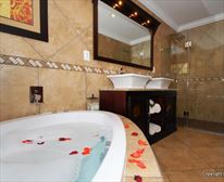 Picture 10/12 - Isiphiwo Guest House 