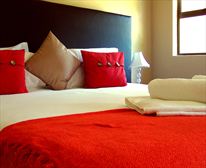  - Three Oaks and an Aloe Boutique Hotel