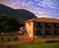 - Three Oaks and an Aloe Boutique Hotel