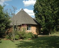 Klip-Els breakfast rondavel - Klip-Els Guest Lodge