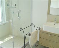 Suite 3 - Kitchenette - Shrublands Suites