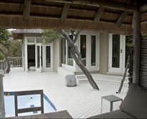 - Clifftop Exclusive Safari Hideaway 