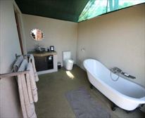 Bathroom - Wild Ivory Eco Lodge